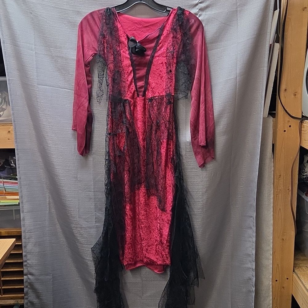 Vampiress Red Lacey Costume By Rubies - Picture 2 of 12